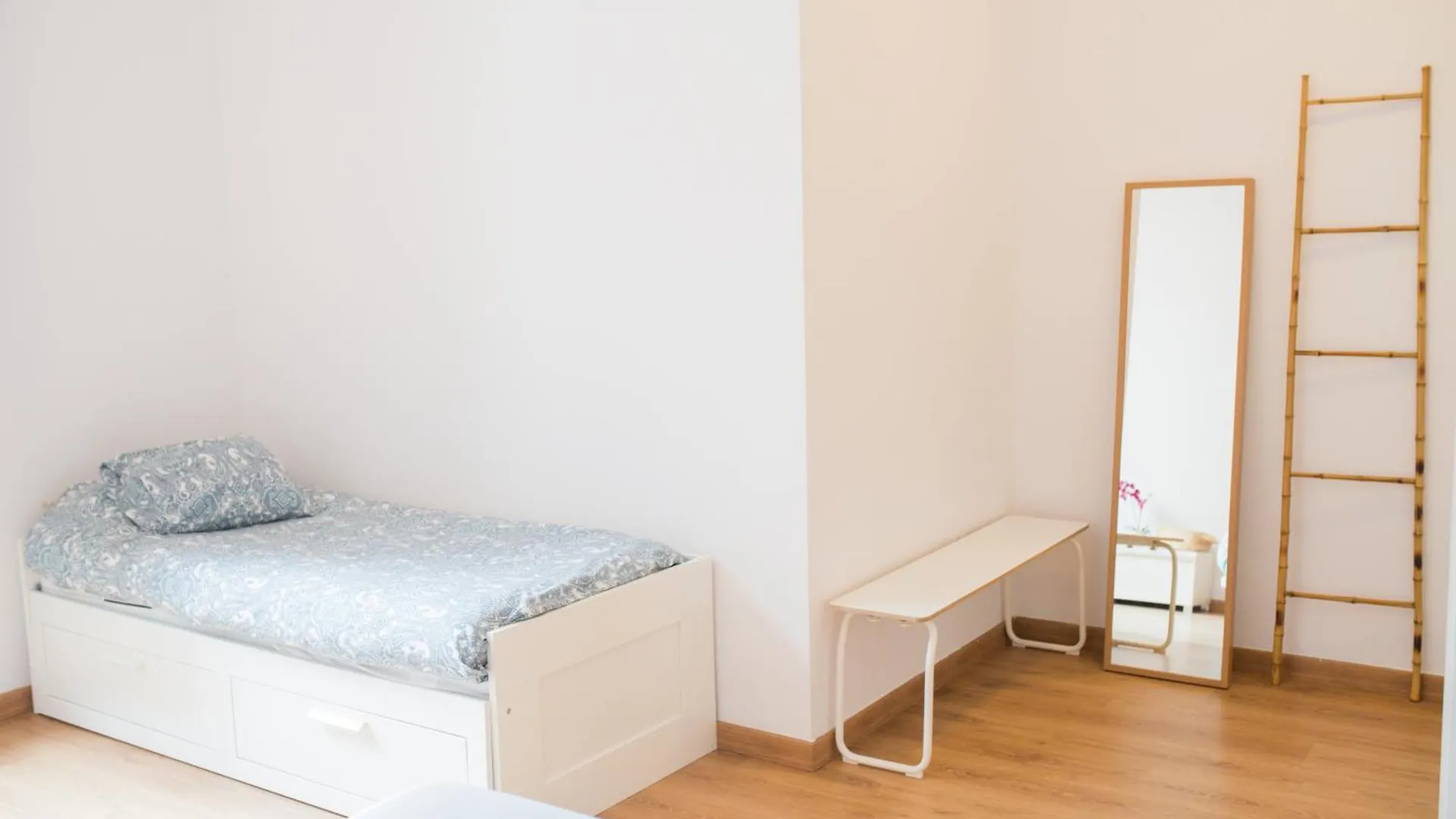 Central Apartment In Sant Antoni Barcelona 0*,  Španělsko
